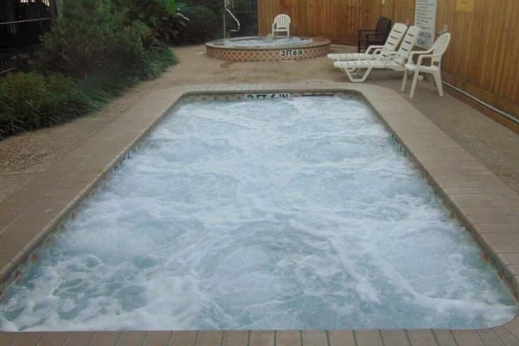 Sea-Renity Heated Pools Steps To The Beach Галвестън Екстериор снимка